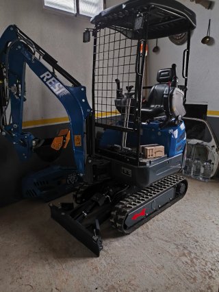 Mini excavadora Kubota R15