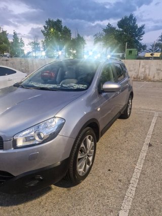 Nissan Qashqai+2 2010
