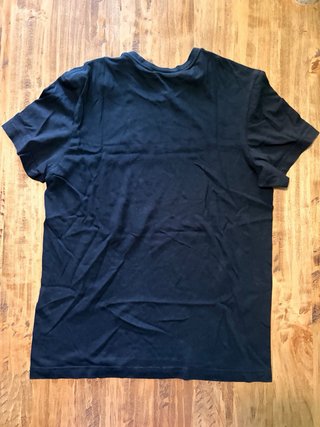 Maglia Adidas nera con logo sfumato