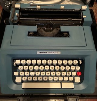 Máquina de escribir Olivetti Studio 46