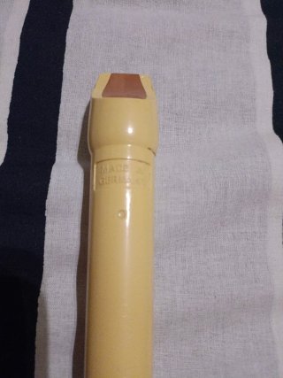 Flauta dulce Hohner color crema,ideal para colegio