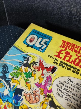 Mortadelo y Filemón con el botones Sacarino dos...