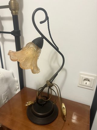 2 Lámparas  de mesa dorada y transparente