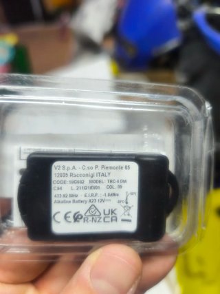 Mando Garaje V2 (DEUTSCH) TRC4-DM. 433.92 MHz