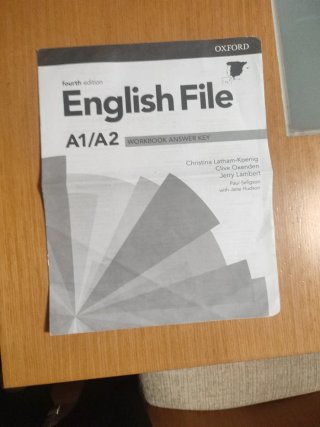 English File A1-A2 OXFORD.       ISBN 978019403142