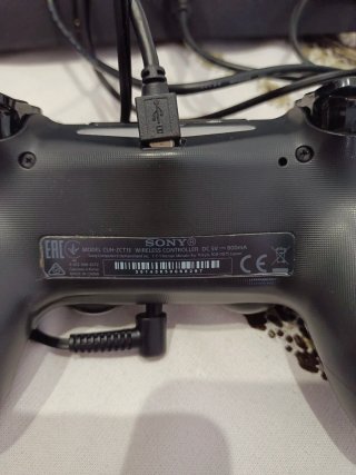 Consola PS4 1TB Negra, mando,, cascos
