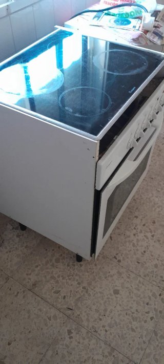 Horno y vitrocerámica blanca
