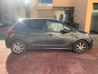 Peugeot 208 2016