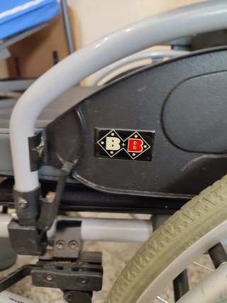 Silla de ruedas autopropulsada
