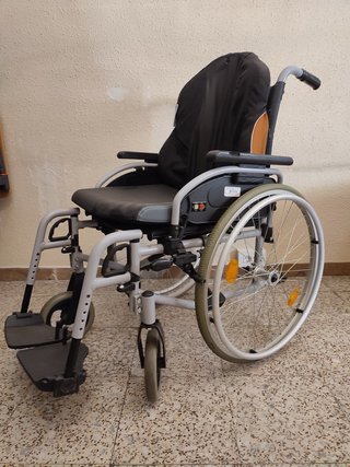 Silla de ruedas autopropulsada