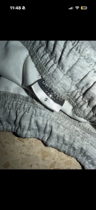 Pantalón de chándal gris
