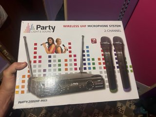 Sistema Micrófonos Inalámbricos UHF Party