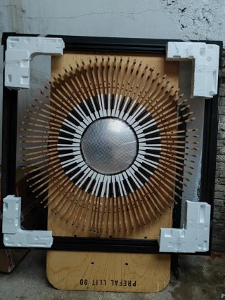 Espejo convex , teclados de piano.