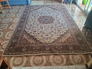 Alfombra estilo persa beige y rojo en Denia