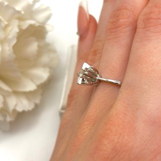 Anillo de oro 18kt con diamantes