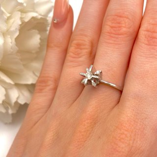 Anillo de oro 18kt con diamantes