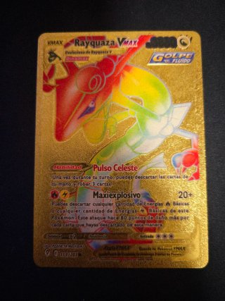 Carta Pokémon Rayquaza VMAX 111/203 Dorada