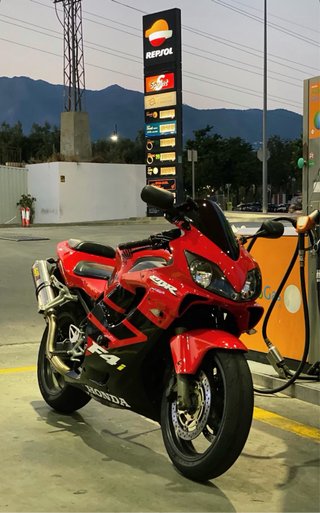 Honda CBR600F4i 2001