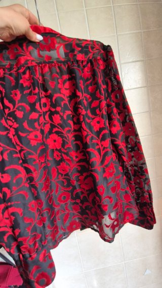Camicetta elegante nera e rossa