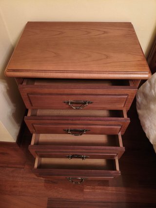 Dormitorio de madera maciza, completo y de calidad