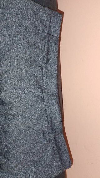 Pantalón gris