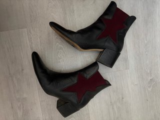 Botines ASOS Puntiagudos Negro y burdeos