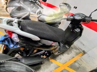 Peugeot Tweet 125 pocos kilómetros,tiene 3 años