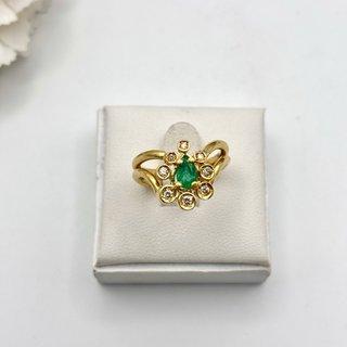 Anillo Oro 18kt con Esmeralda y Diamantes