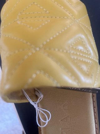 Sandalias Carmela Piel Amarillas Talla 38