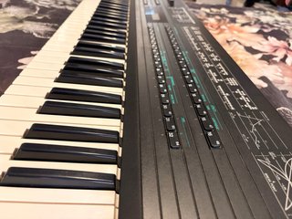 Yamaha DX7 S con flightcase original
