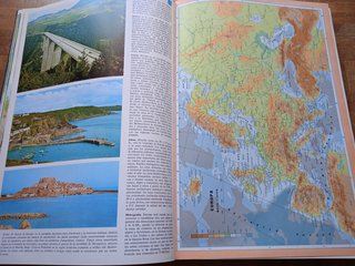 Grafic Atlas color (Plaza y Janés, libro 1974)