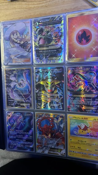Cartas Pokémon antiguas y nuevas