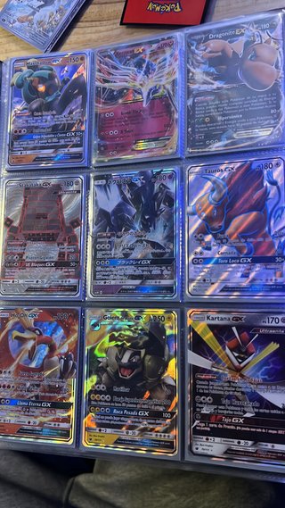 Cartas Pokémon antiguas y nuevas