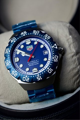 Reloj Bvlgari Cronógrafo, rojo ,blanco ,amarillo