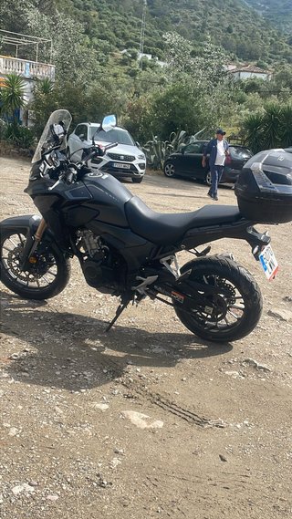 Honda CB500X Adventure Negra