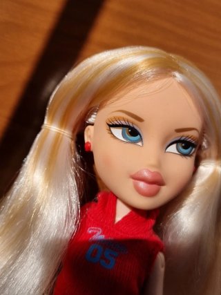 Bratz Cloe High School