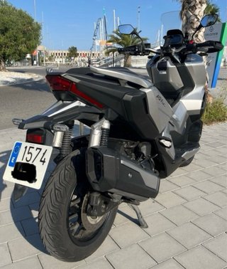 Honda ADV 350 Plata - Nov 2023
