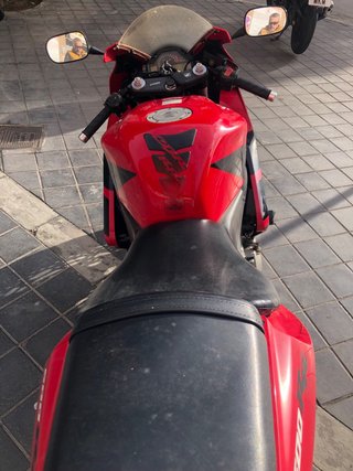 Honda CBR 600 RR 2005 Roja y Negra