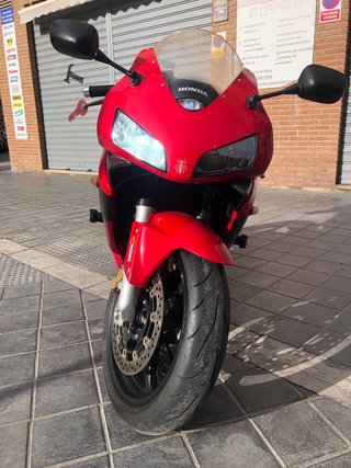 Honda CBR 600 RR 2005 Roja y Negra
