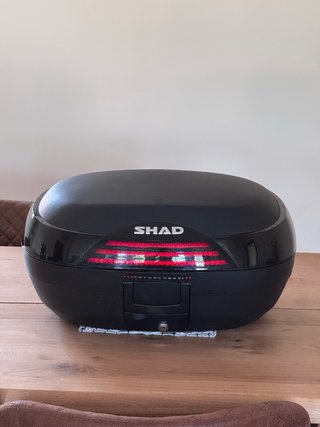 Baúl Shad SH46 Negro
