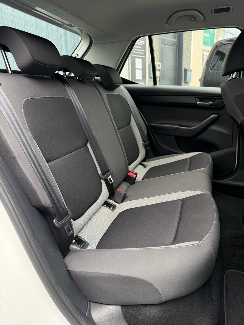 Škoda Fabia 1.0 TSI Ambition 2018, foto 15