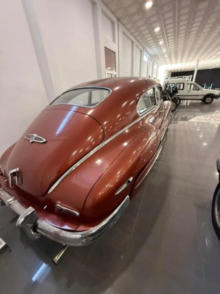 BUICK  76S ROADMASTER  1948