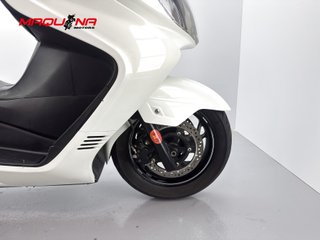 SUZUKI BURGMAN 400 2013 19458 kms.