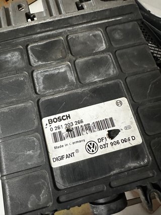 Centralita Golf 3 GTI 8v 2E - 037906024D