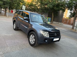 Mitsubishi Montero 2011