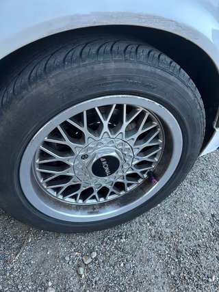 Se vende o se cambian Llantas Ronald 15”