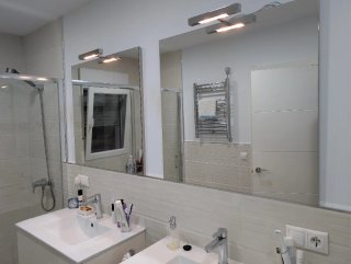 Espejos de baño con apliques de luz