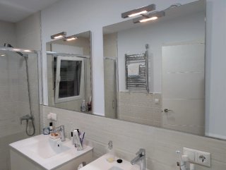 Espejos de baño con apliques de luz