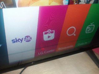 Smart TV LG 50" UHD 4K.con Tara