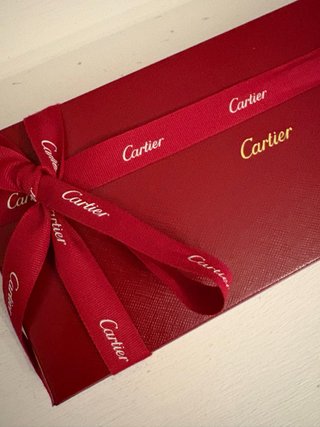 Scatola e controscatola Cartier con fiocco
